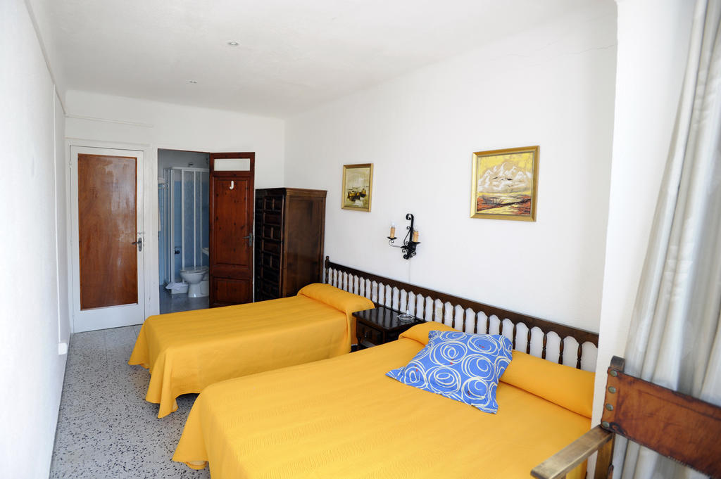 Hostal Can Marinés Sant Carlos de la Ràpita Chambre photo